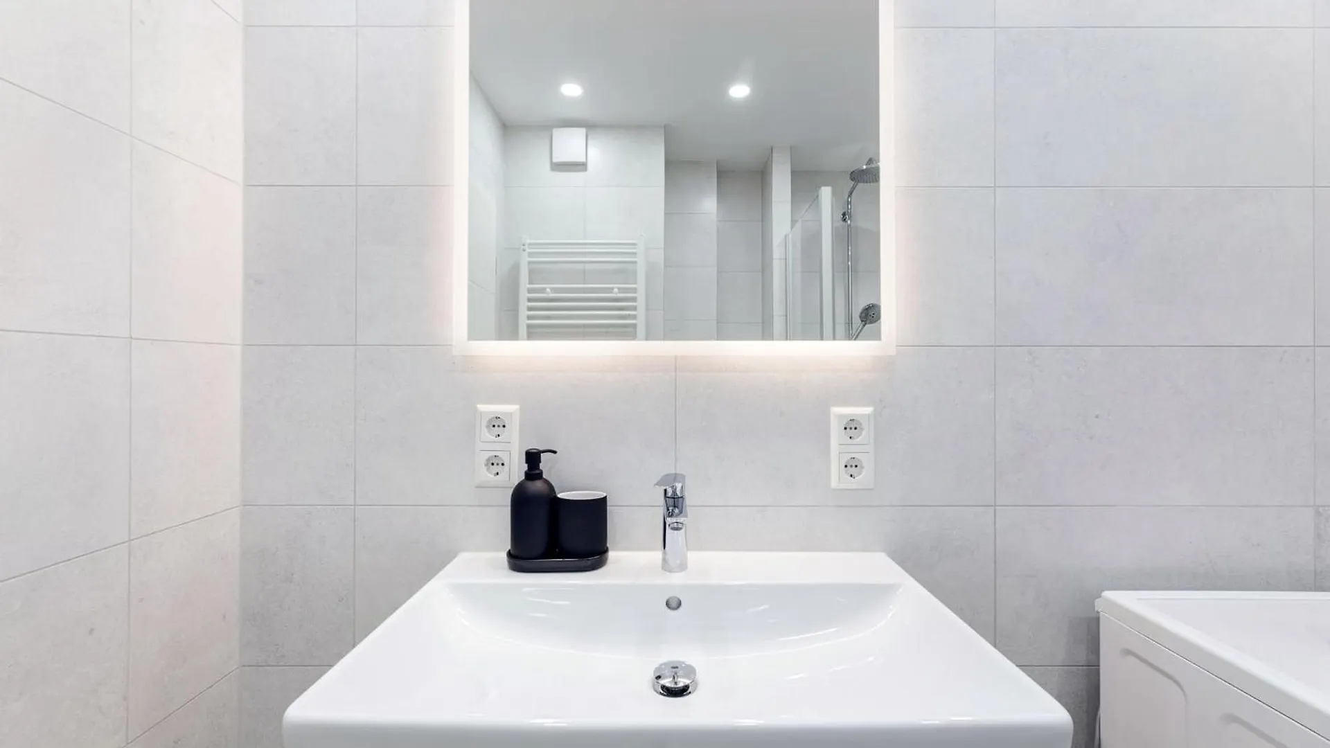 Chic 2Br Downtown To Work, Rest & Explore Luxembourg