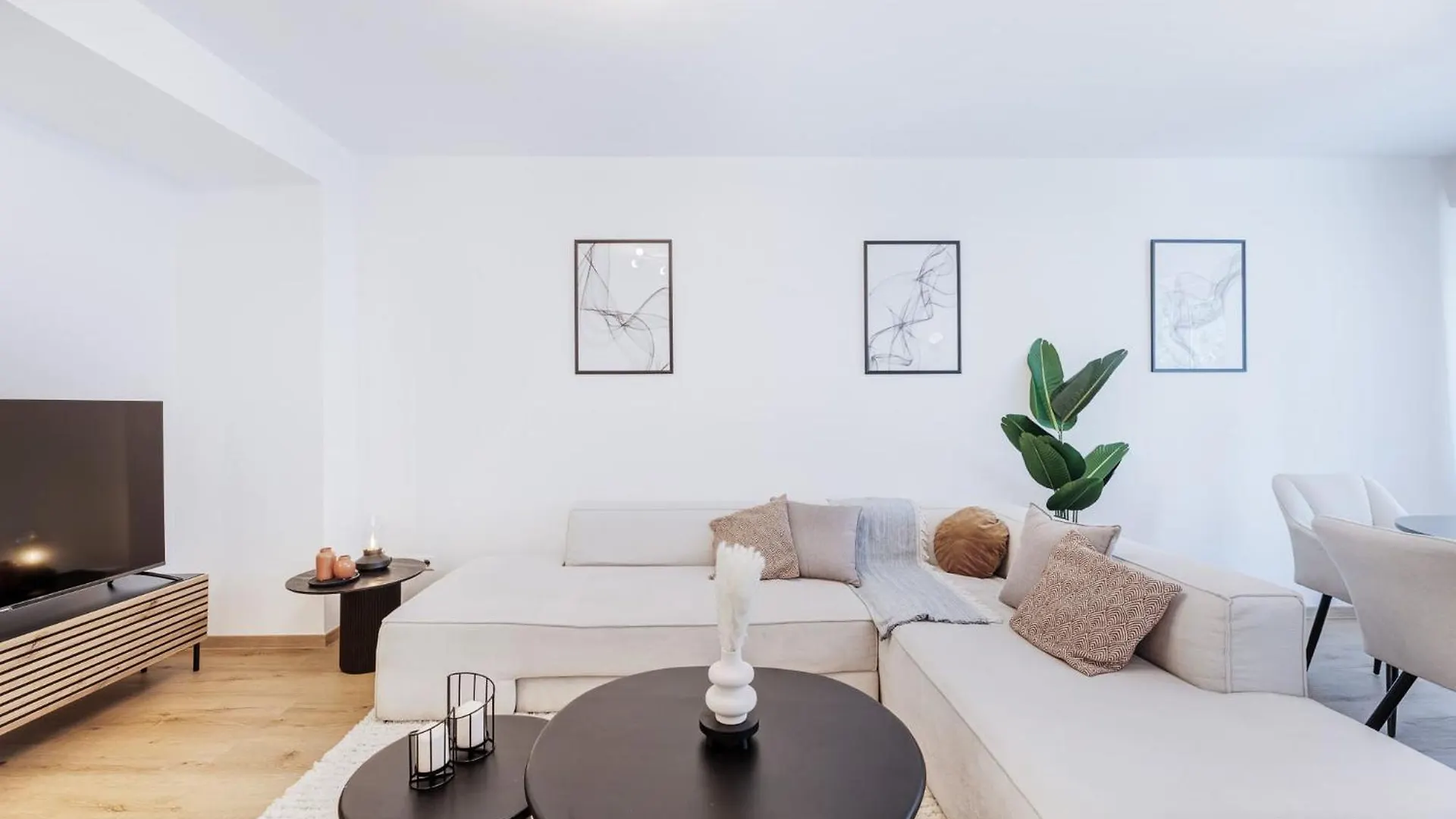 Chic 2Br Downtown To Work, Rest & Explore Luxembourg Apartment